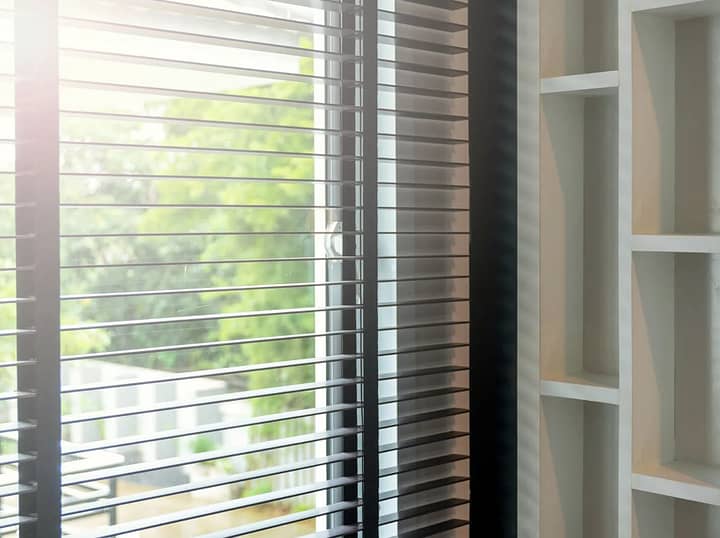 window treatment specialist